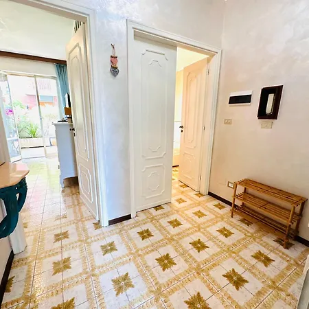 Duca - Garden & Seaview Daire