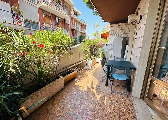 Appartamento Duca A Per 4 Persone Giardino Vista Mare Gorgeous 1 Bed Flat With Garden! *